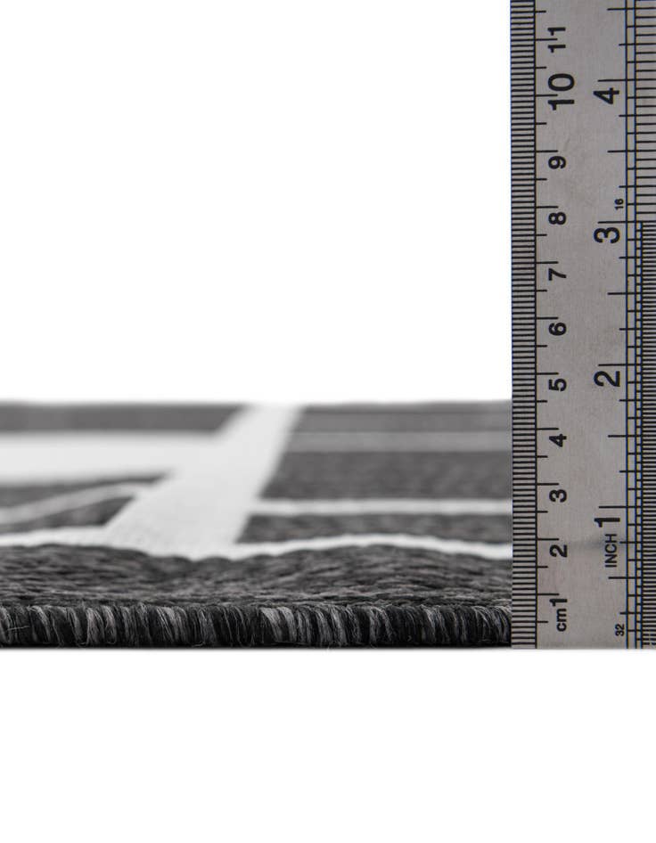 Detail image of  13' x 13'  Washable Modern Indoor / Outdoor Round Rug