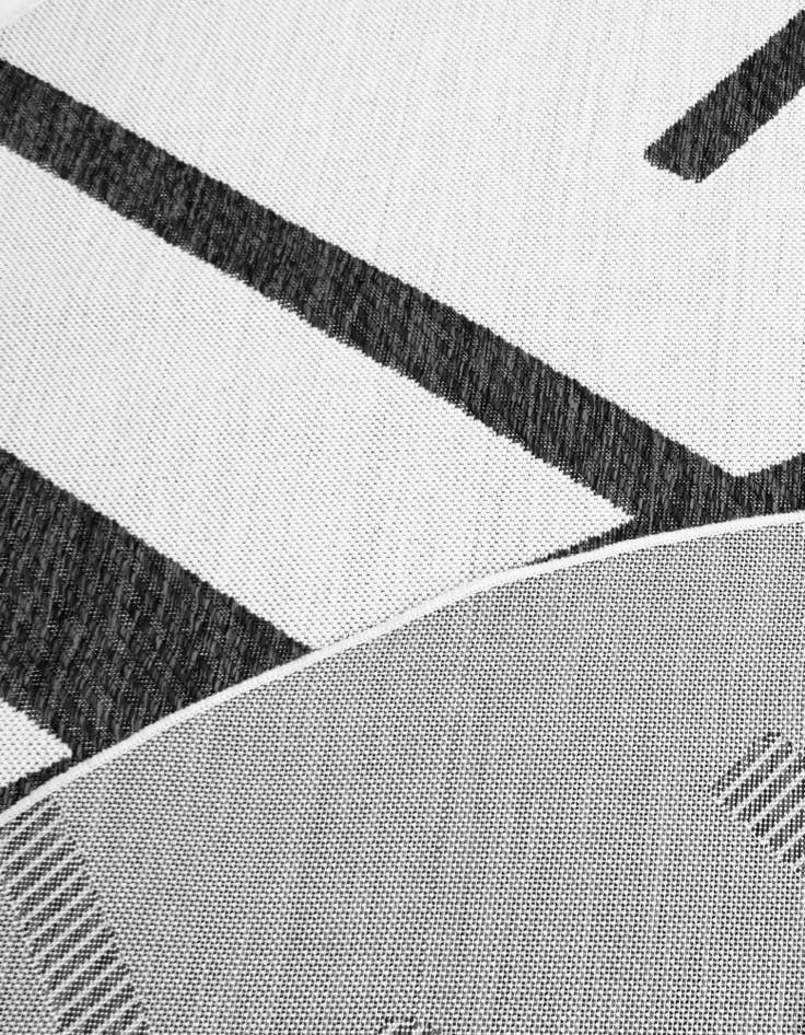 Detail image of  3' x 3'  Washable Modern Indoor / Outdoor Round Rug