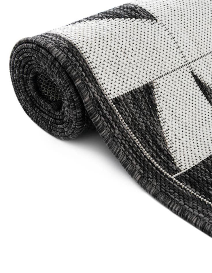 Detail image of  13' x 13'  Washable Modern Indoor / Outdoor Round Rug