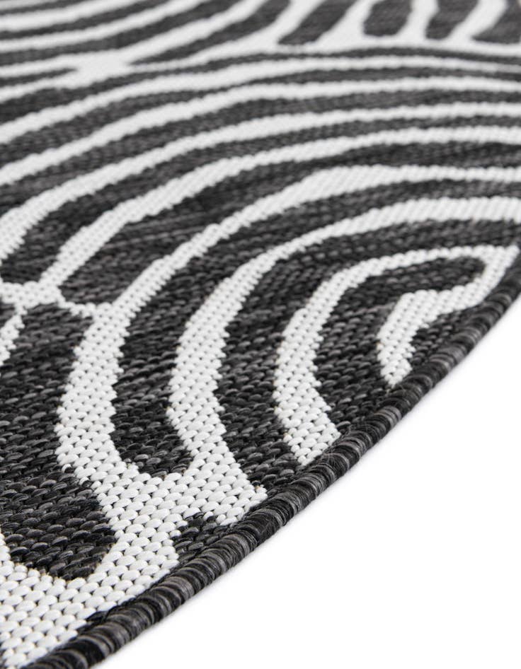 Detail image of  6' x 6'  Washable Modern Indoor / Outdoor Round Rug
