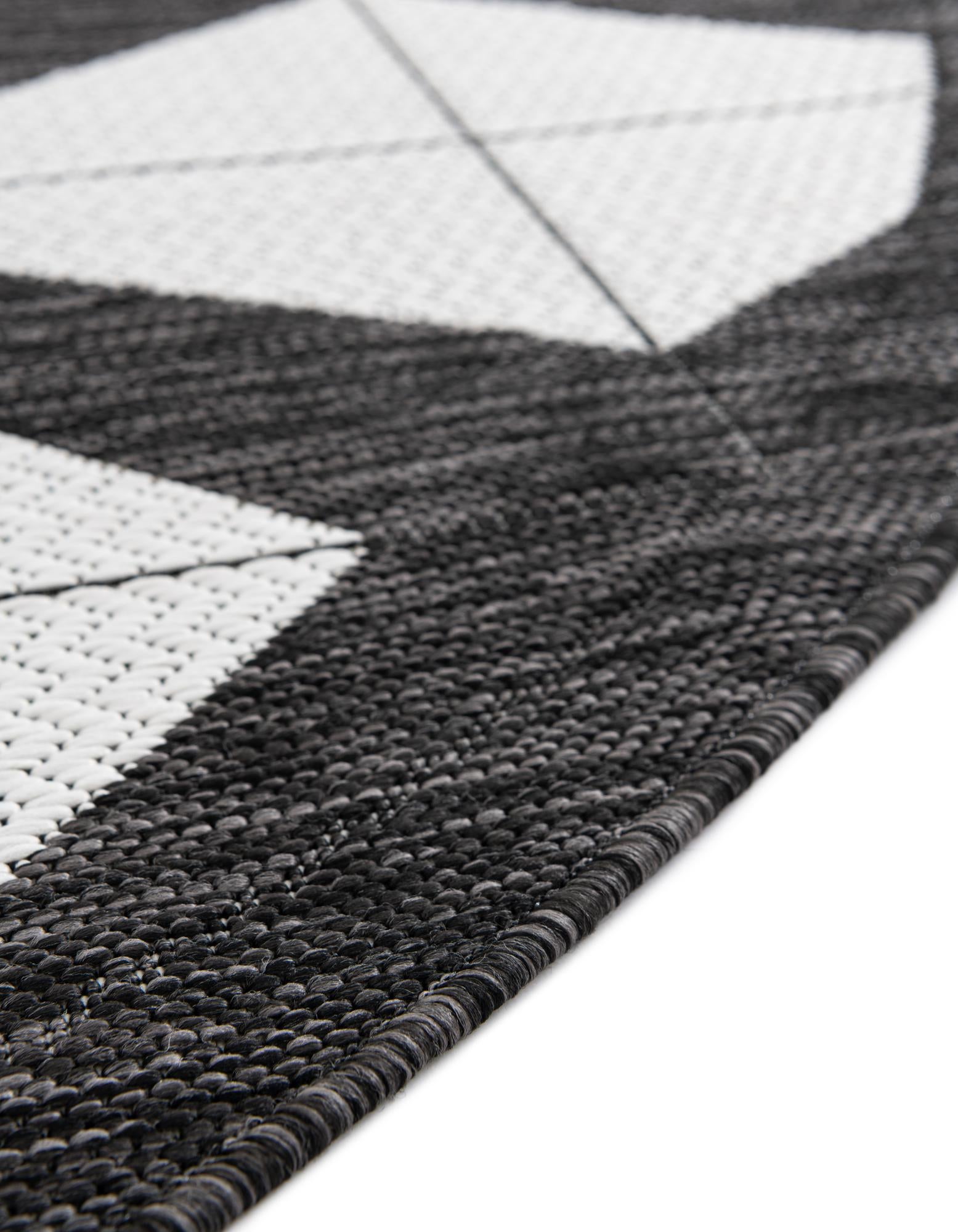 Black and White 12' x 12' Modern Indoor / Outdoor Round Rug | Rugs.com