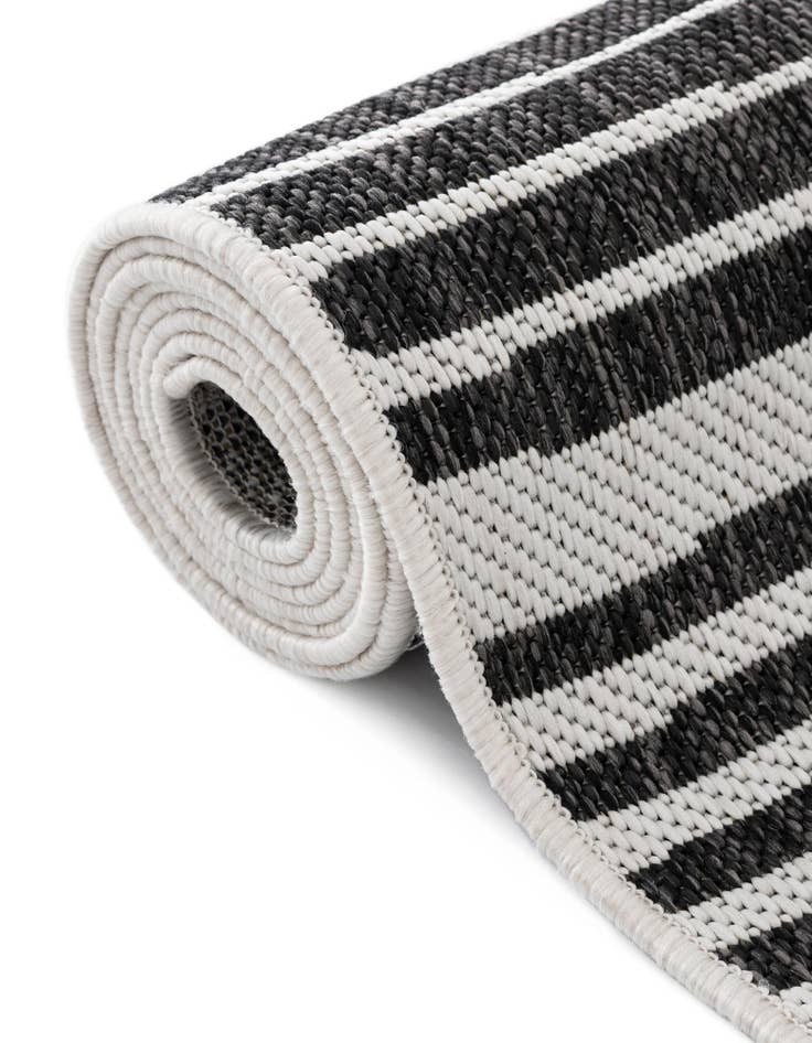 Detail image of  13' x 13'  Washable Modern Indoor / Outdoor Round Rug