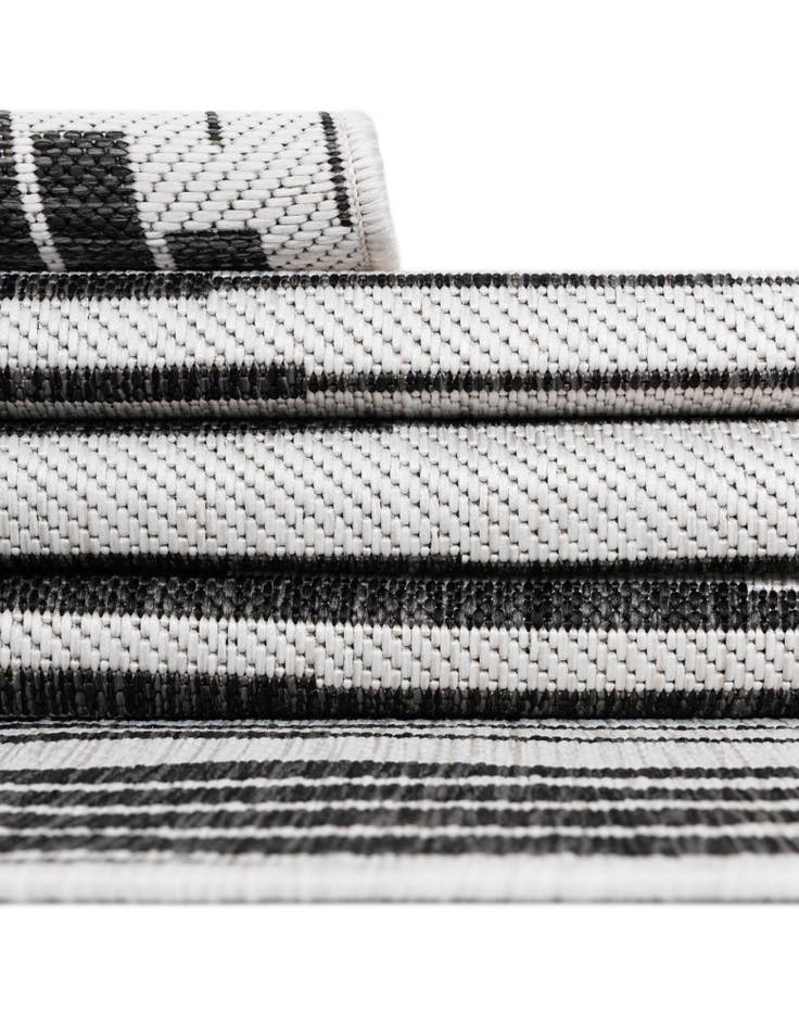 Detail image of  13' x 13'  Washable Modern Indoor / Outdoor Round Rug