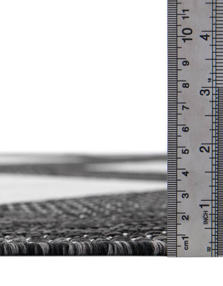 Detail image of  4' x 4'  Washable Modern Indoor / Outdoor Round Rug