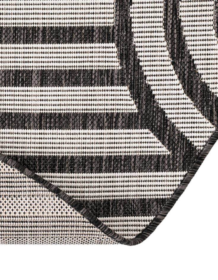 Detail image of  13' x 13'  Washable Modern Indoor / Outdoor Round Rug