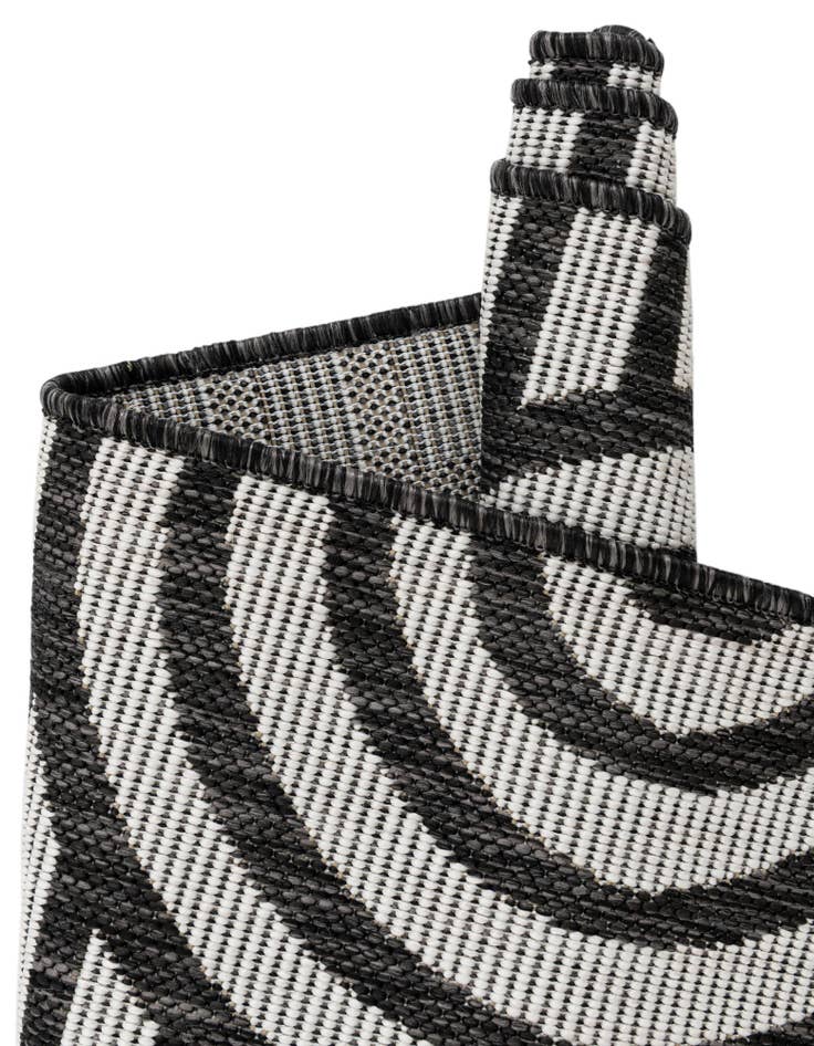 Detail image of  13' x 13'  Washable Modern Indoor / Outdoor Round Rug