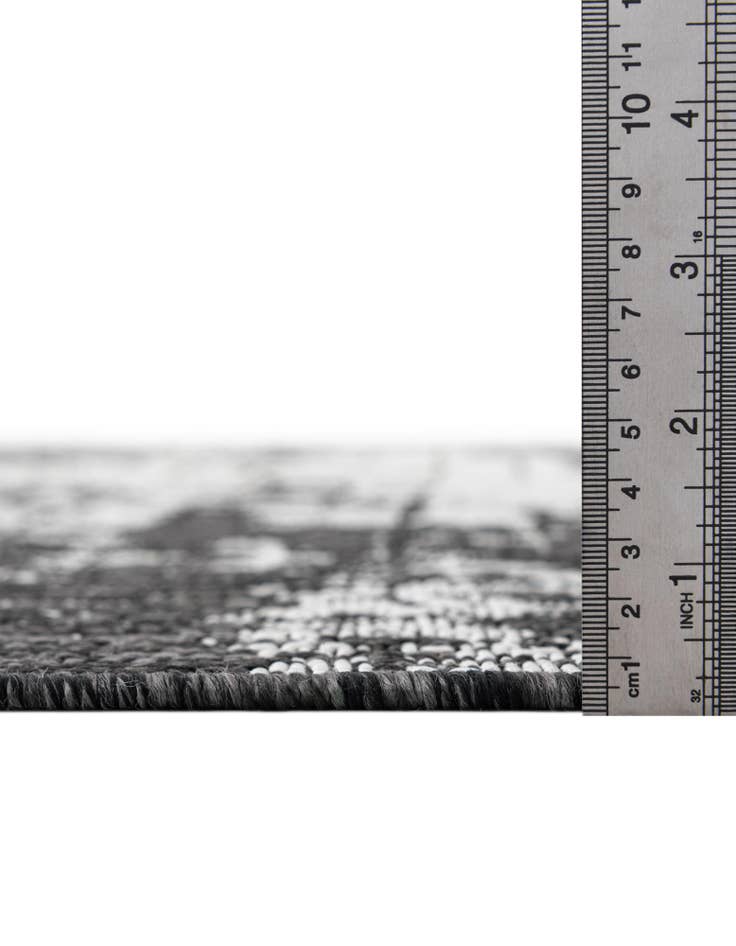 Detail image of  7' 10 x 7' 10  Washable Modern Indoor / Outdoor Round Rug