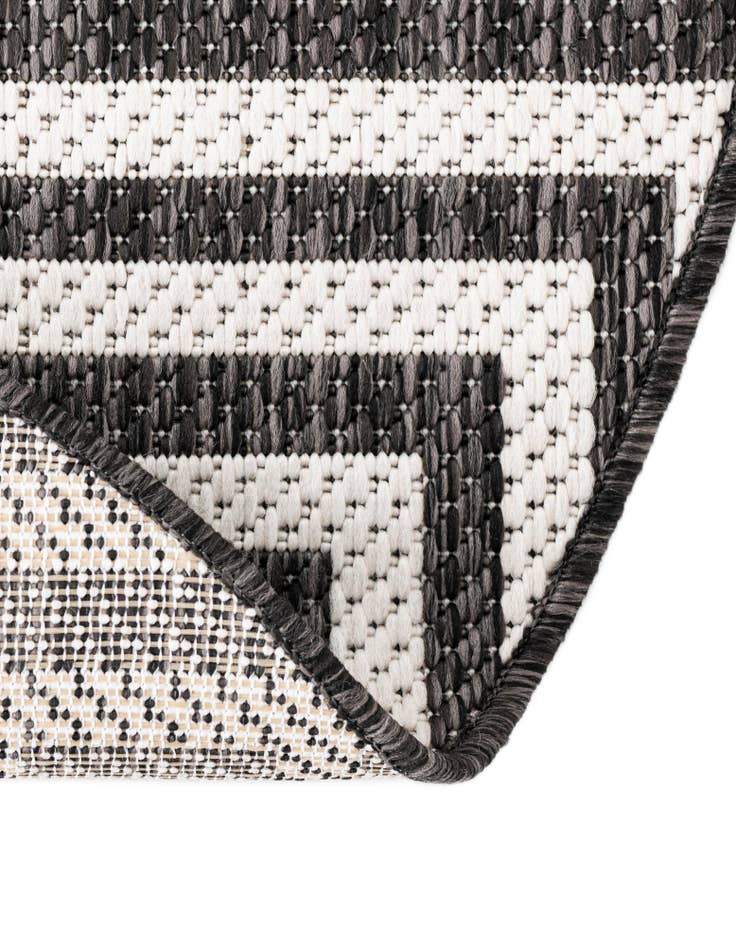 Detail image of  13' x 13'  Washable Modern Indoor / Outdoor Round Rug