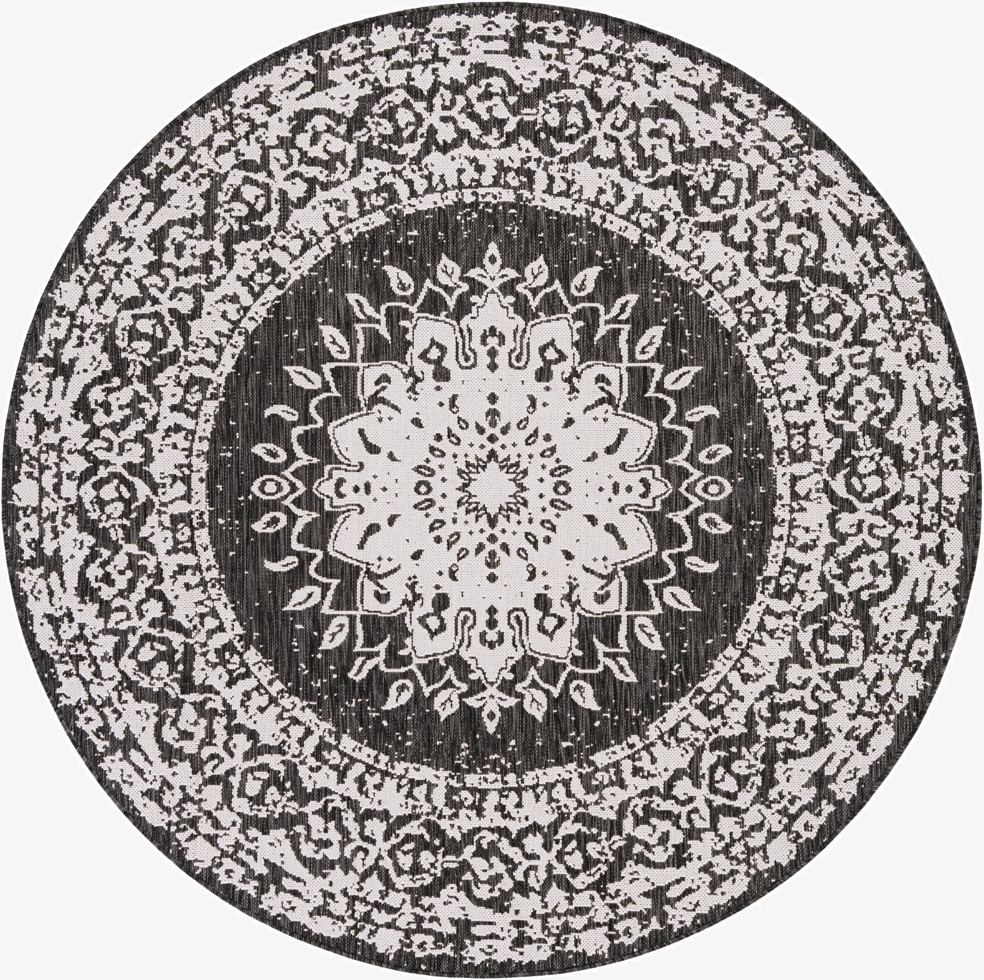  6' x 6'  Washable Traditional Indoor / Outdoor Round Rug