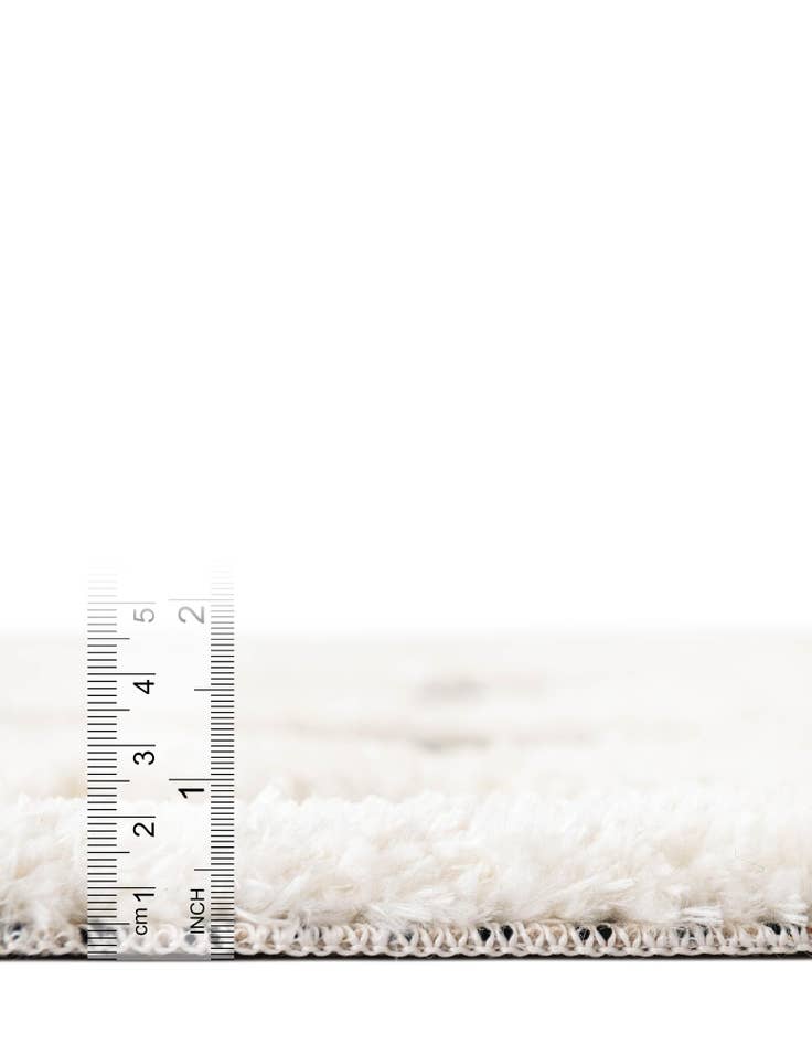 Detail image of  7' 10 x 7' 10 Prismatic Round Rug