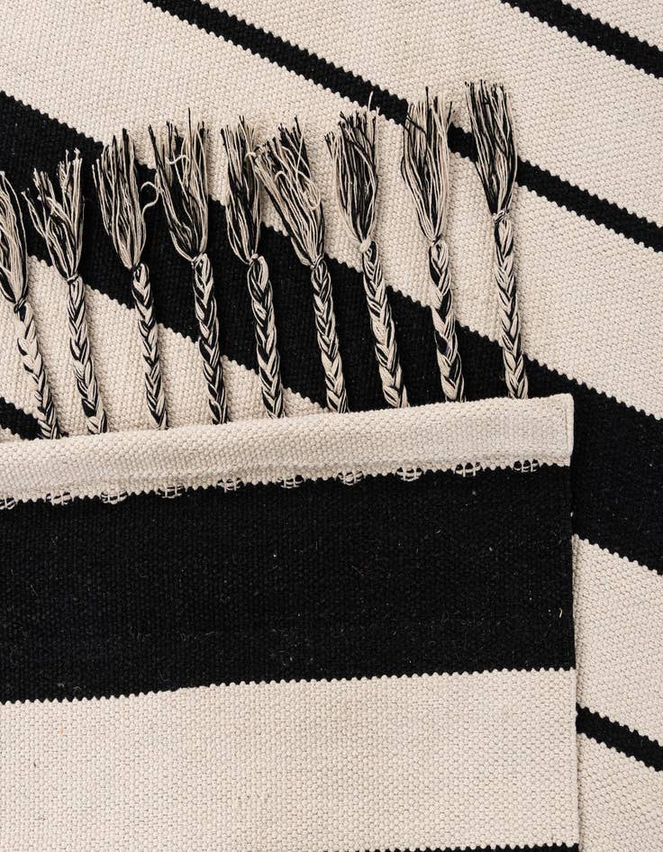 Detail image of  3' 1 x 6' 7  Hand Woven Chindi Cotton Runner Rug