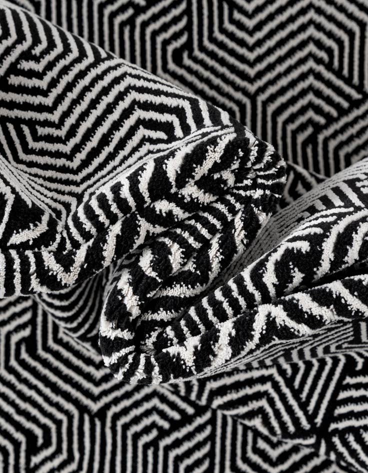 Detail image of  2' 7 x 12' Milano Runner Rug