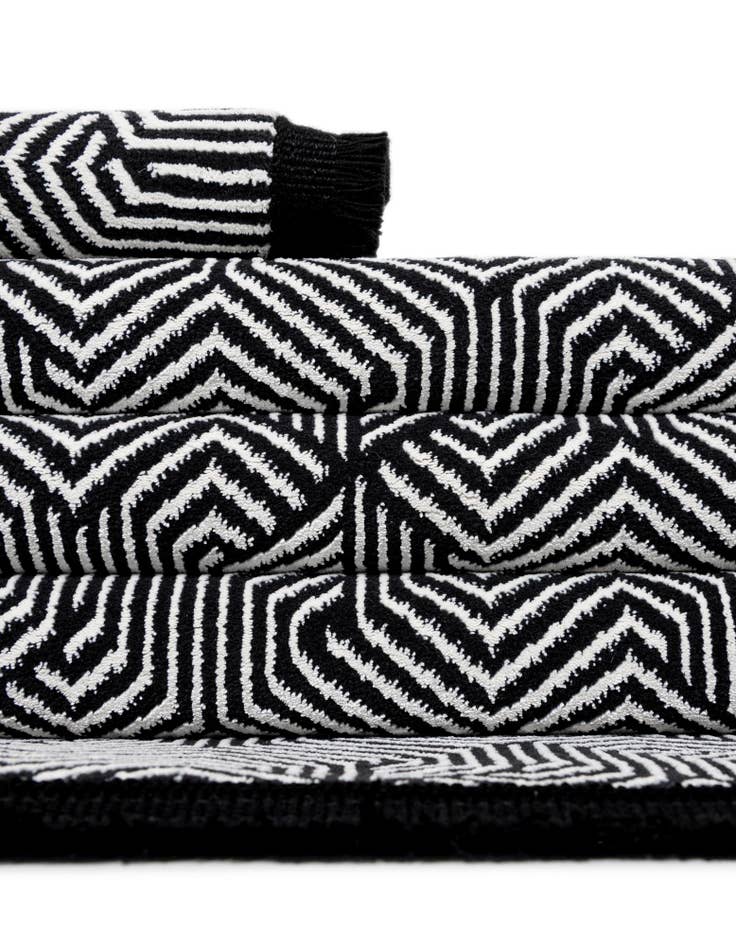 Detail image of  2' 7 x 12' Milano Runner Rug