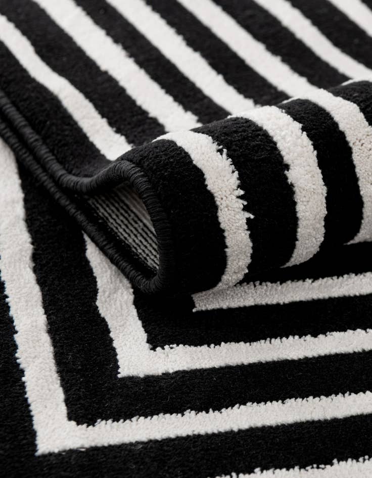 Detail image of  2' x 6' 1 Milano Runner Rug