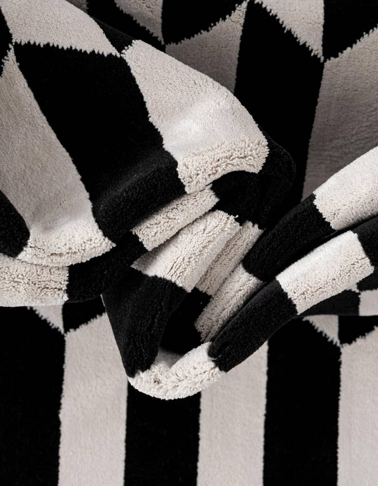 Detail image of  2' x 6' 1 Milano Runner Rug