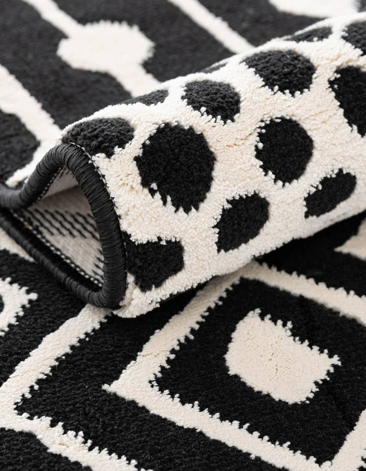 Detail image of  2' 3 x 6' Milano Runner Rug