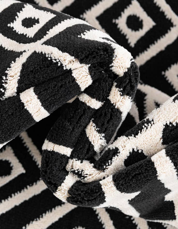 Detail image of  2' 3 x 6' Milano Runner Rug