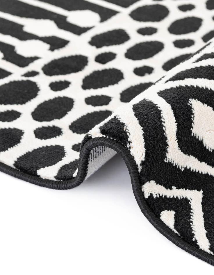 Detail image of  2' 3 x 6' Milano Runner Rug