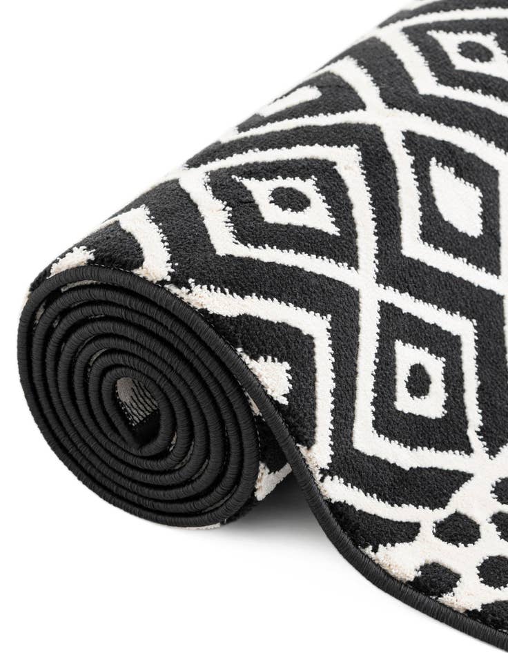Detail image of  2' 3 x 6' Milano Runner Rug