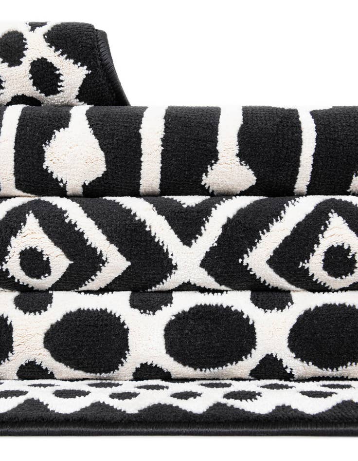 Detail image of  2' 3 x 6' Milano Runner Rug