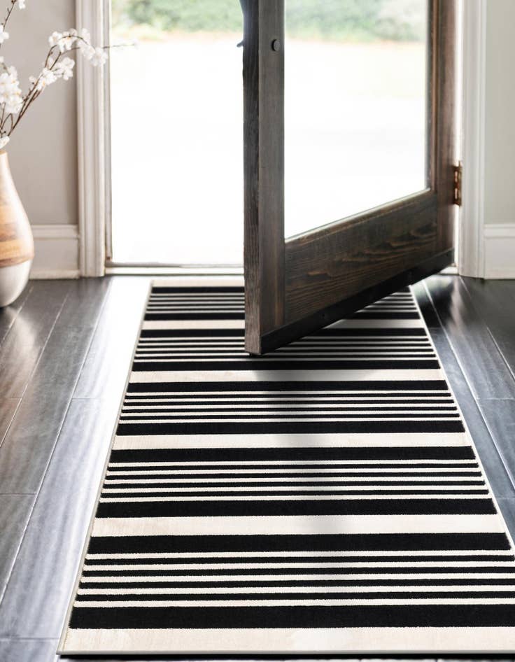 Detail image of  2' 3 x 8' Milano Runner Rug