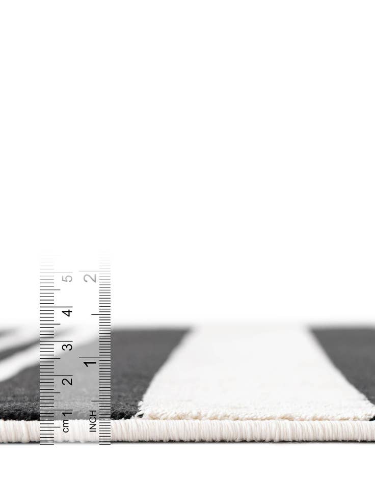 Detail image of  2' 3 x 8' Milano Runner Rug