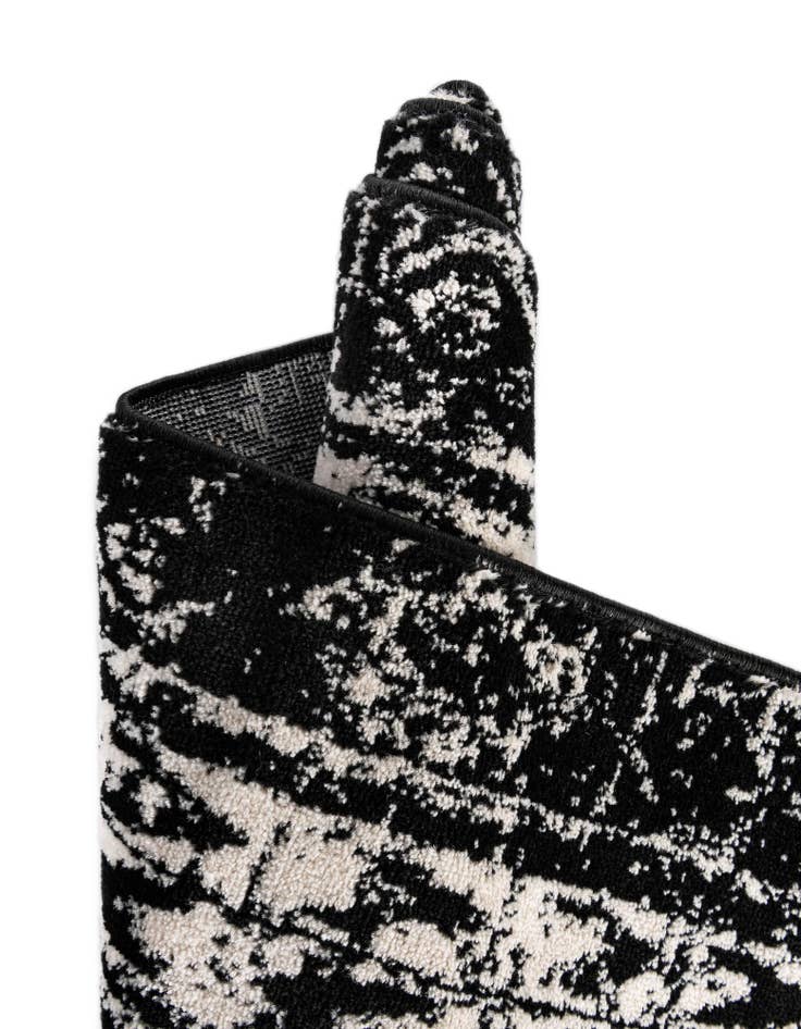 Detail image of  2' 2 x 12' Oregon Runner Rug