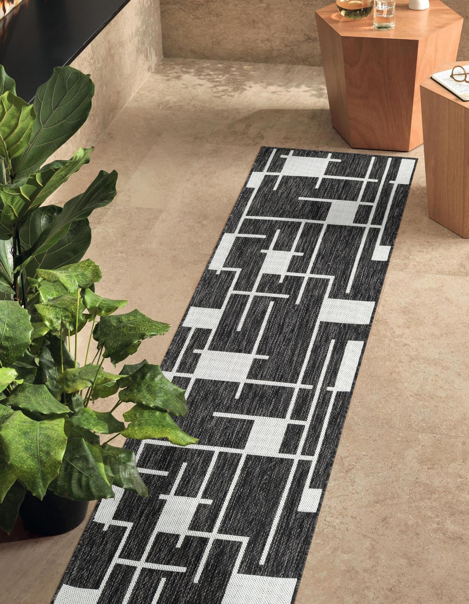 Black and White 2' x 6' Modern Indoor / Outdoor Runner Rug | Rugs.com