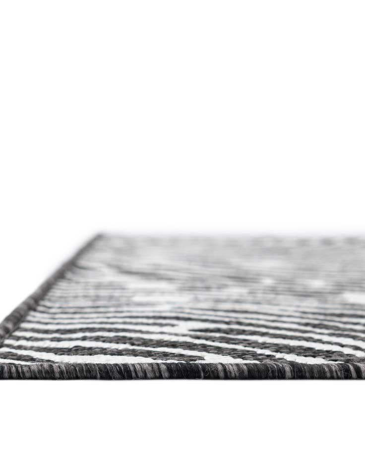 Detail image of  2' x 6'  Washable Modern Indoor / Outdoor Runner Rug