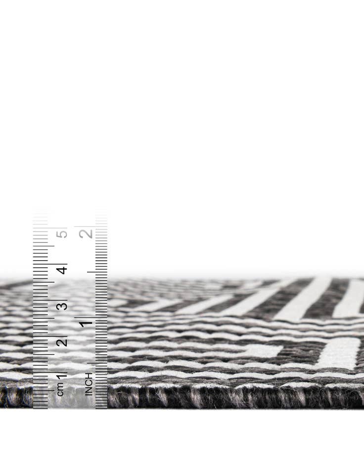 Detail image of  2' x 4'  Washable Modern Indoor / Outdoor Runner Rug