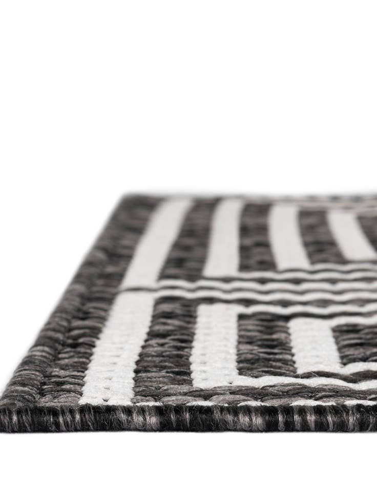 Detail image of  2' x 4'  Washable Modern Indoor / Outdoor Runner Rug