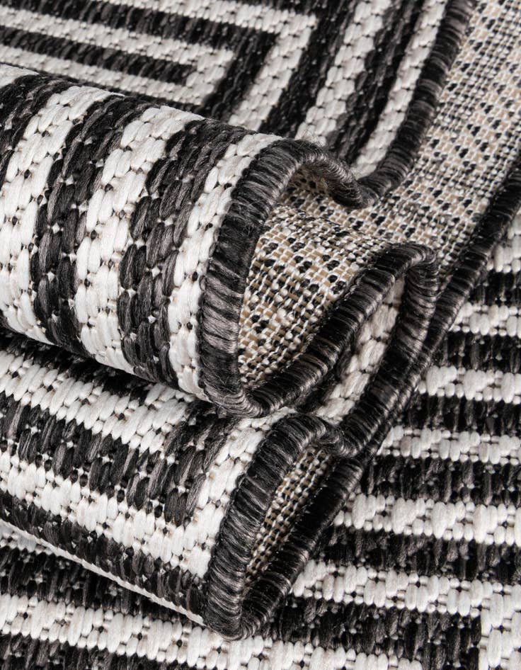 Detail image of  2' x 4'  Washable Modern Indoor / Outdoor Runner Rug