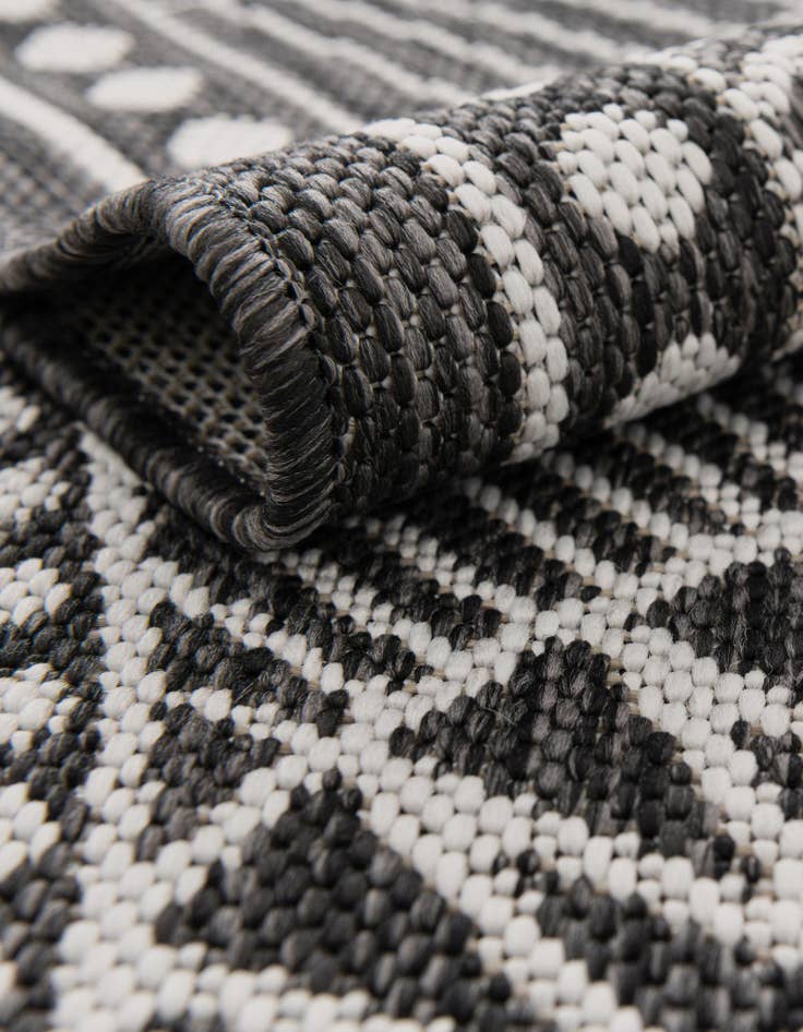 Detail image of  2' x 5' 3  Washable Traditional Indoor / Outdoor Runner Rug