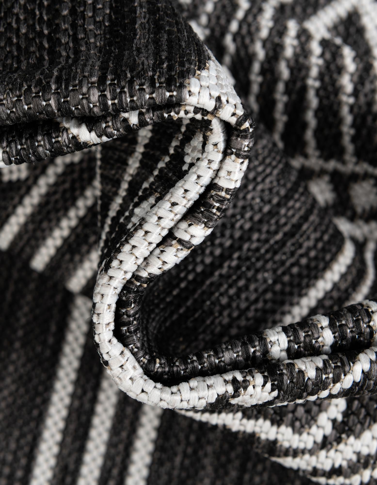 Black and White 2' x 5' 3 Traditional Indoor / Outdoor Runner Rug ...