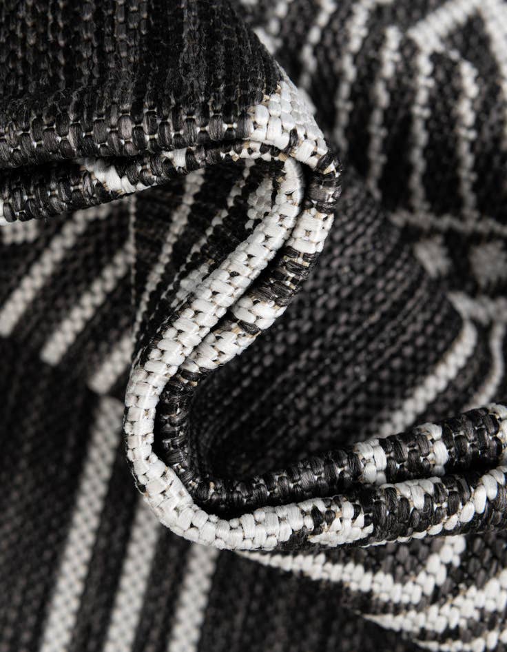 Detail image of  2' x 8'  Washable Traditional Indoor / Outdoor Runner Rug