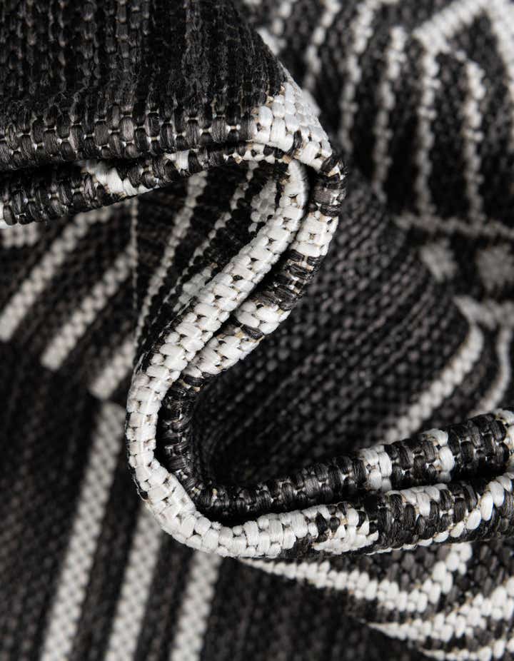 Black and White 2' x 5' 3 Traditional Indoor / Outdoor Runner Rug ...