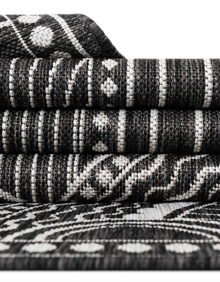 Detail image of  2' x 8'  Washable Traditional Indoor / Outdoor Runner Rug