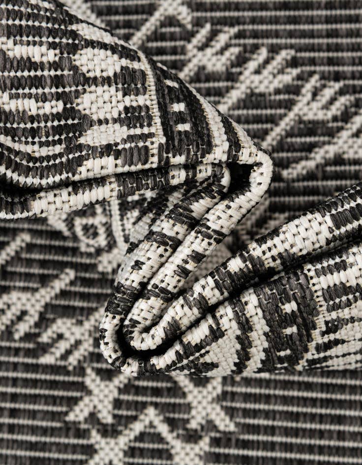 Detail image of  2' x 5' 3  Washable Traditional Indoor / Outdoor Runner Rug