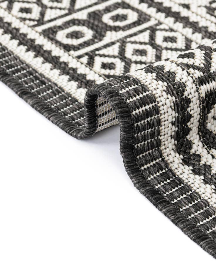 Detail image of  2' x 5' 3  Washable Traditional Indoor / Outdoor Runner Rug