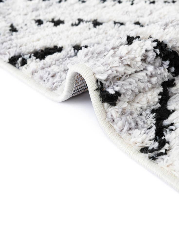 Detail image of  2' x 7' 10 Tagine Runner Rug