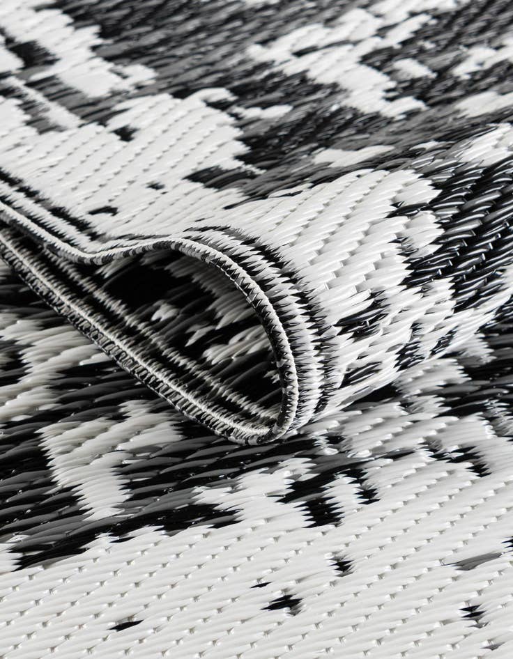 Detail image of  2' x 6'  Washable Vista Breeze Indoor / Outdoor Runner Rug