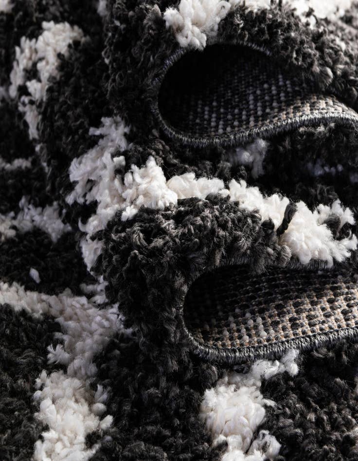 Detail image of  7' 10 x 7' 10 Athena Shag Square Rug