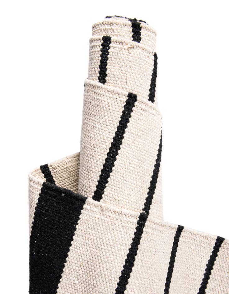 Detail image of  7' 1 x 7' 1  Hand Woven Chindi Cotton Square Rug