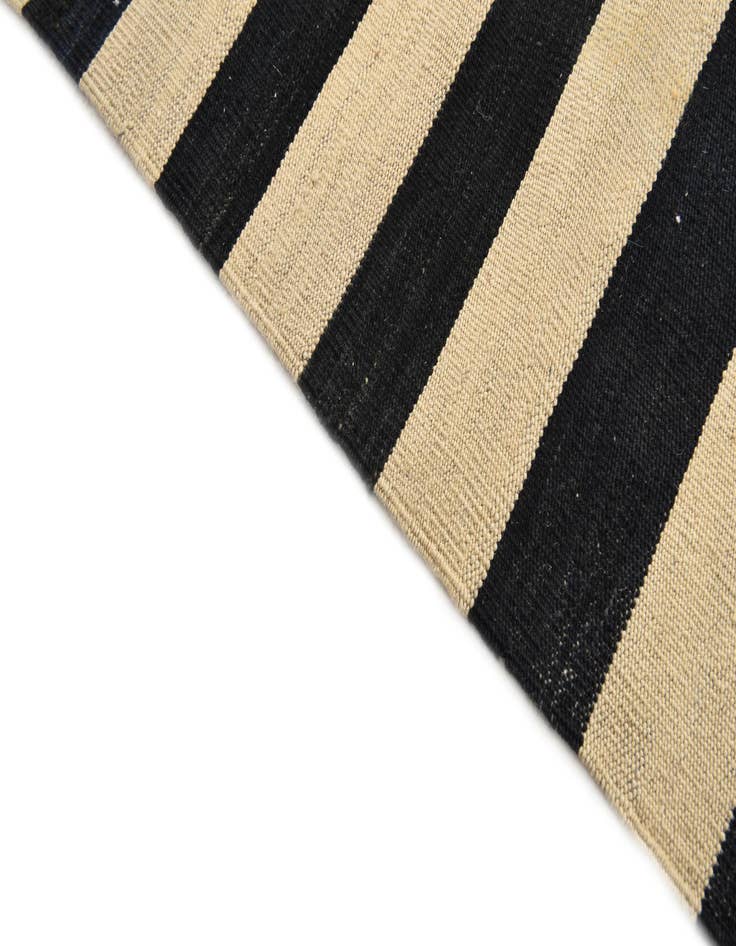 Detail image of  5' 3 x 5' 3  Hand Woven Kilim Modern Wool Square Rug