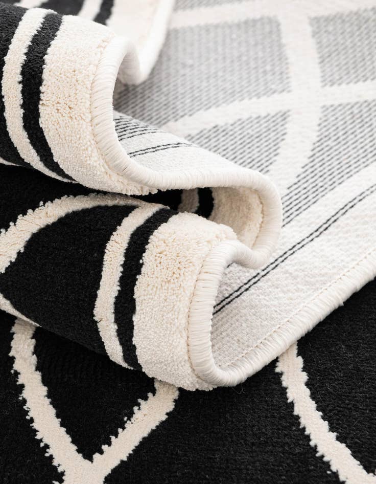 Detail image of  9' 10 x 9' 10 Milano Square Rug