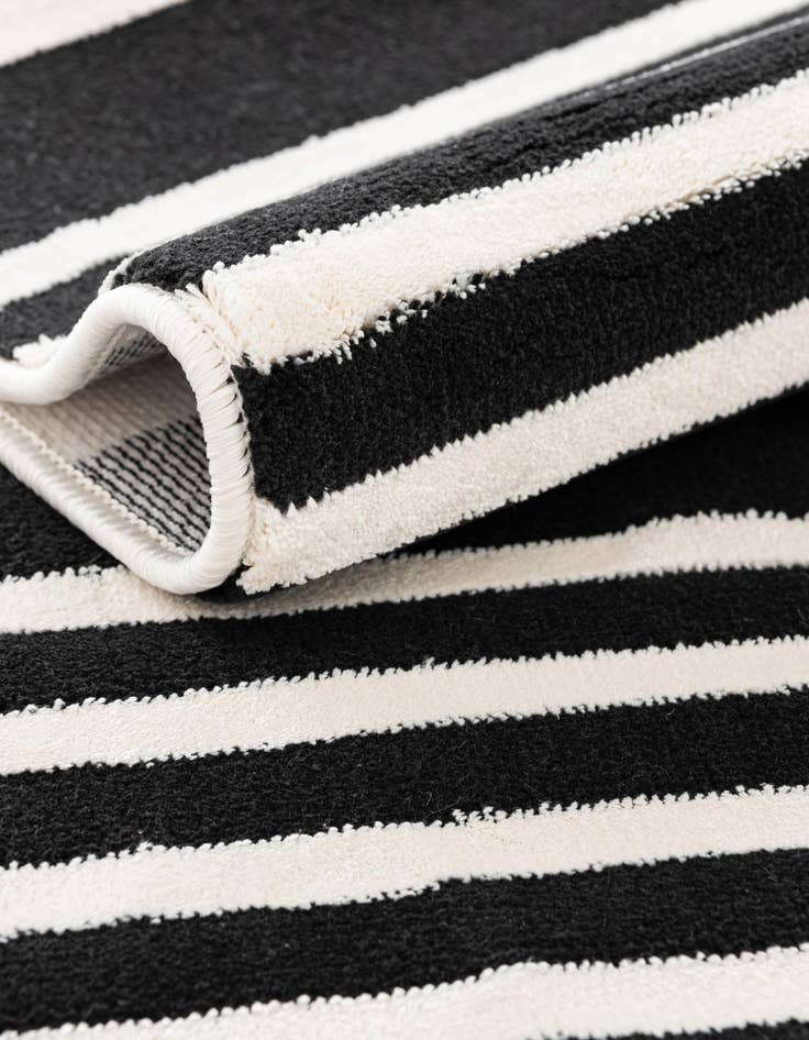 Detail image of  9' 10 x 9' 10 Milano Square Rug