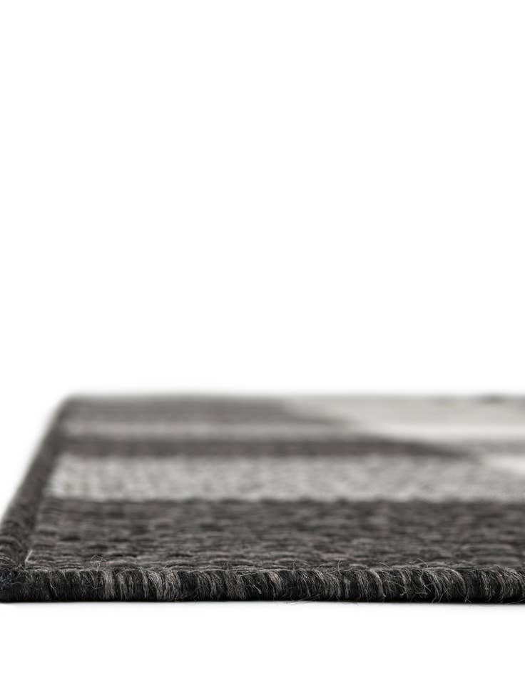 Detail image of  7' 10 x 7' 10  Washable Checkered Indoor / Outdoor Square Rug