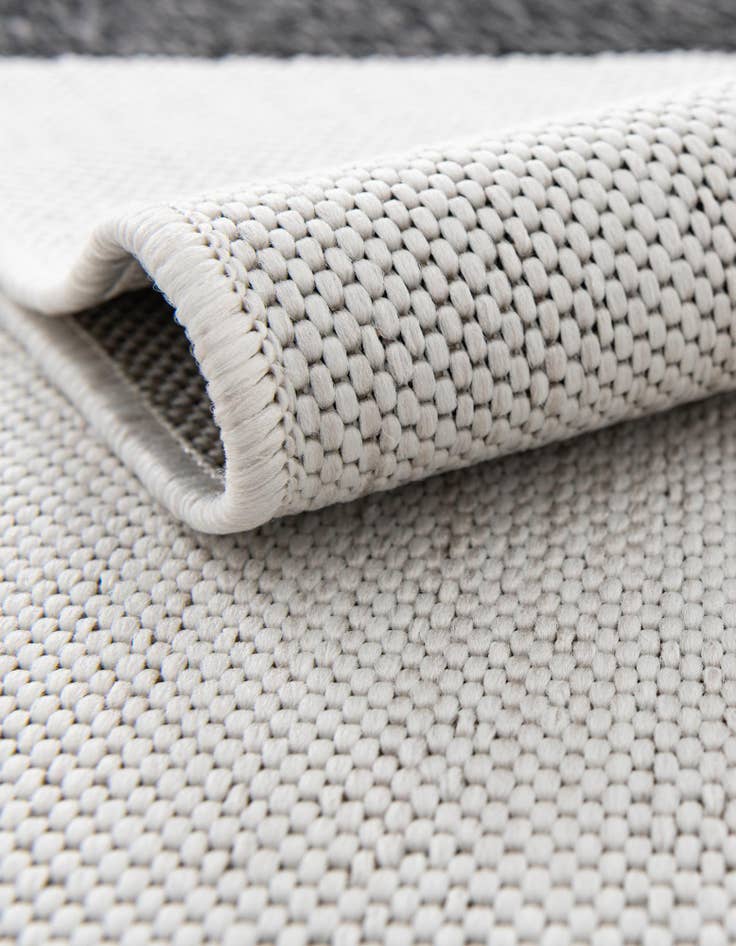 Detail image of  7' 10 x 7' 10  Washable Modern Indoor / Outdoor Square Rug