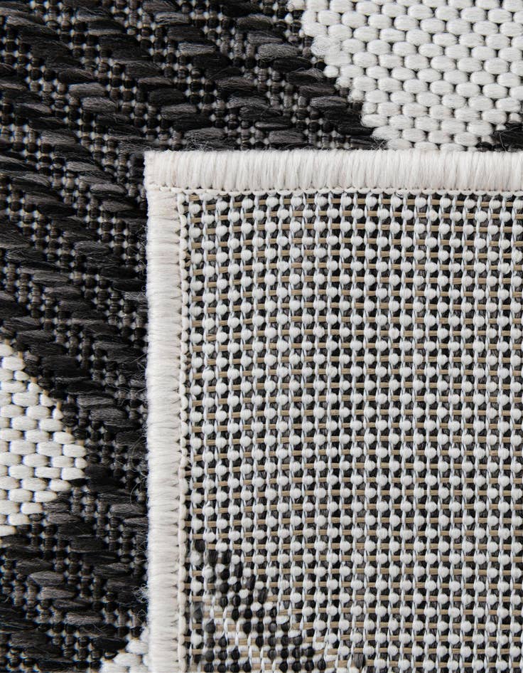 Detail image of  7' 10 x 7' 10  Washable Modern Indoor / Outdoor Square Rug