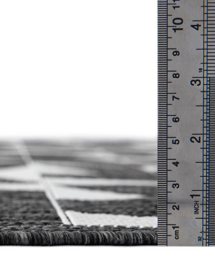 Detail image of  7' 10 x 7' 10  Washable Modern Indoor / Outdoor Square Rug